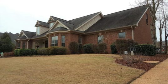 228 Brook Ave, Starkville, MS 39759