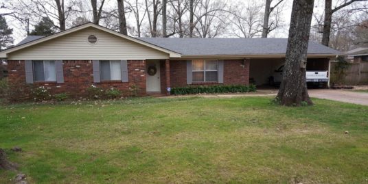 2003 Pinoak Dr, Starkville, MS 39759