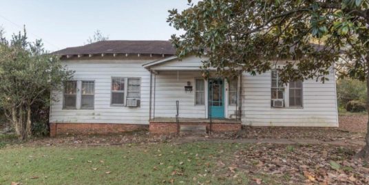 206 E Wood St, Starkville, MS 39759