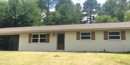 2413 Maple Dr, Starkville, MS 39759