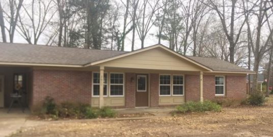 2011 Pin Oak Dr, Starkville, MS 39759