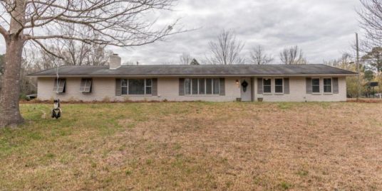 38 Valley St, Starkville, MS 39759