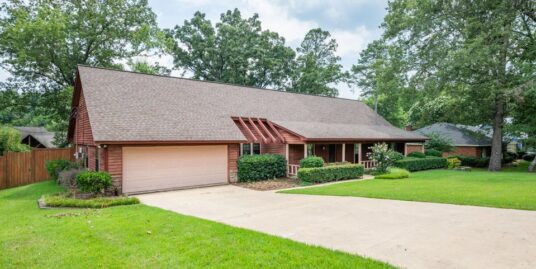 204 Williamsburg Dr, Starkville, MS 39759